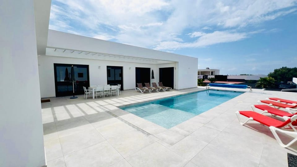 Balcony/Terrace, Swimming pool
