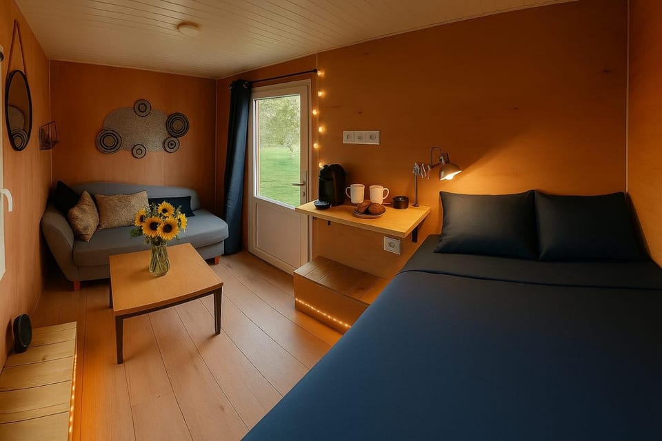 Photo of the whole room, Seating area