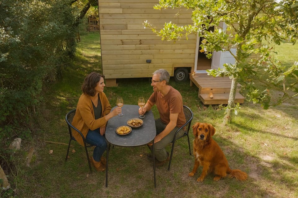 Dining area, Pets