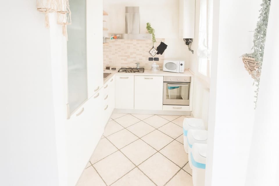 Kitchen or kitchenette, oven, stove