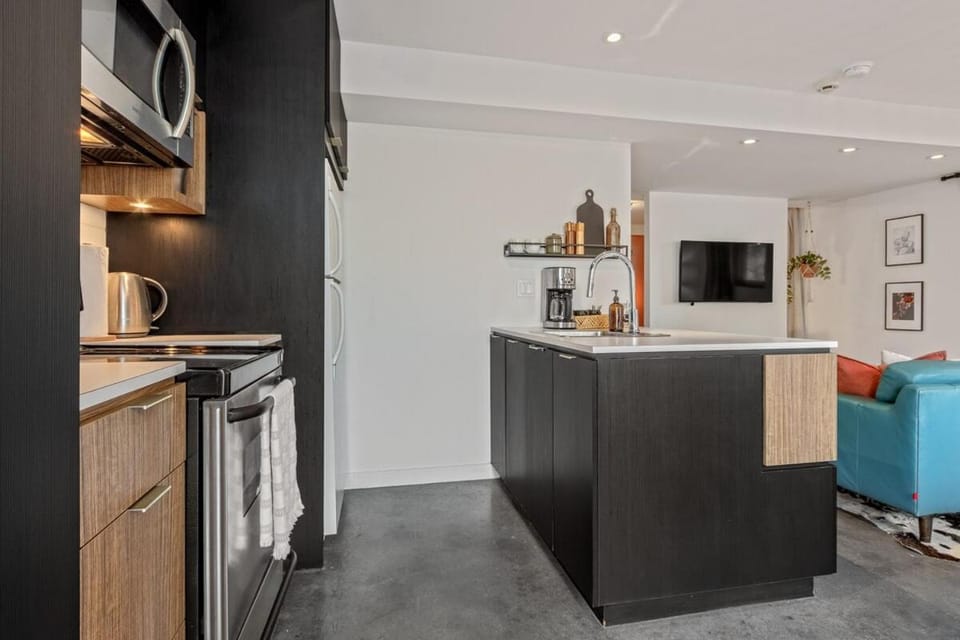 Peaceful Studio in QC Ideal for Students & Workers Apartment in Quebec City