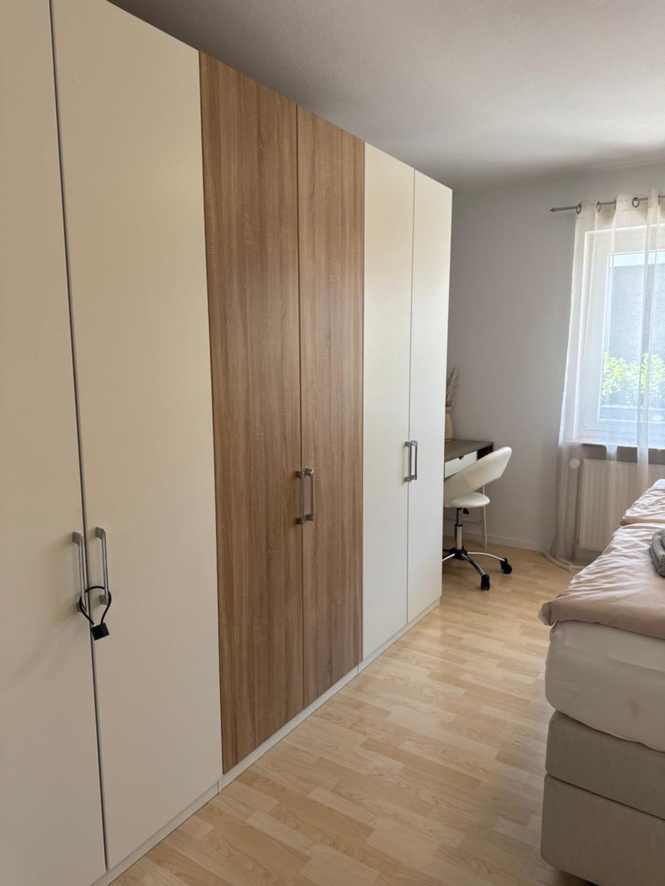 Bedroom, wardrobe