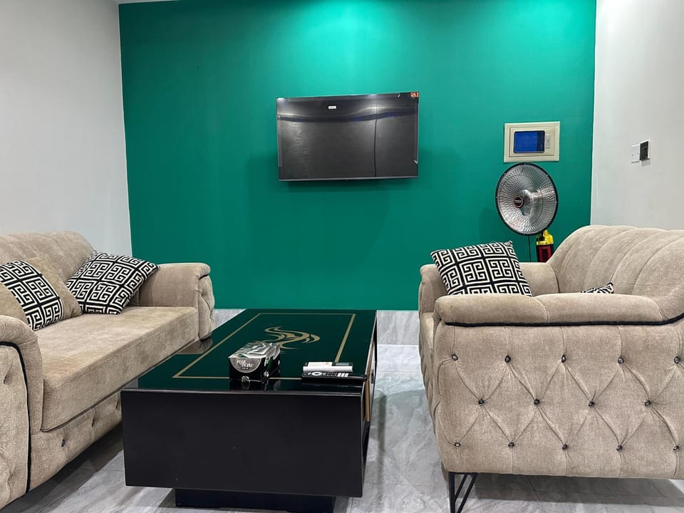 1 Bed Luxury apartment in Bahria Apartment in Lahore