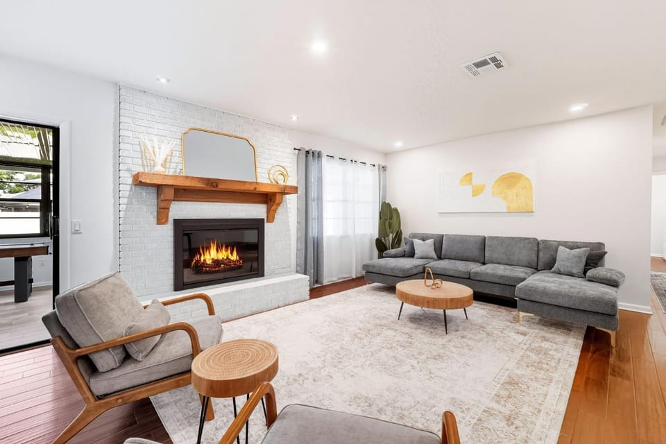 Living room, Seating area, fireplace