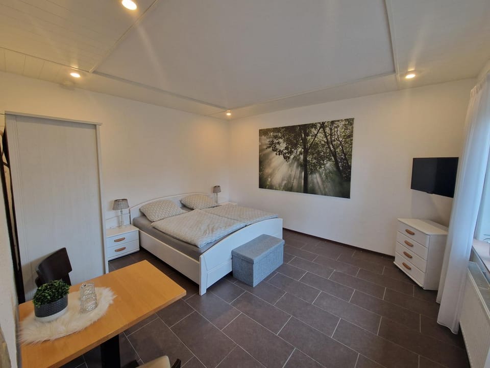 Bed, Photo of the whole room, Bedroom