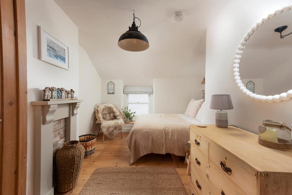 1 Wellington Place, Mousehole House in Mousehole