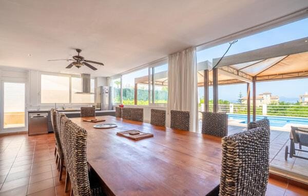 Finca Ca Nostra, Charmante Villa, Großzügiger Pool & Meerblick Villa in Migjorn