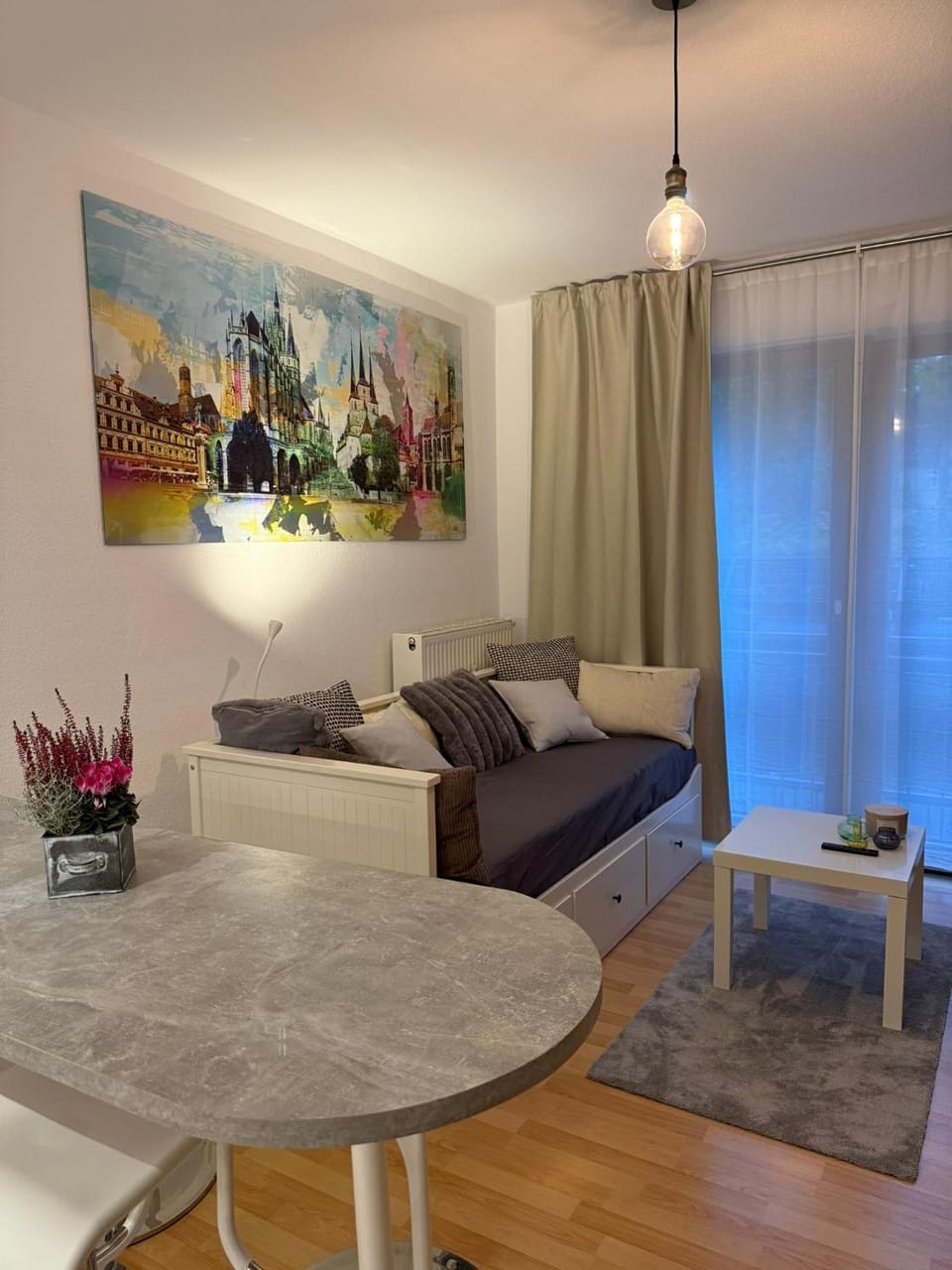 Living room, Dining area, Food