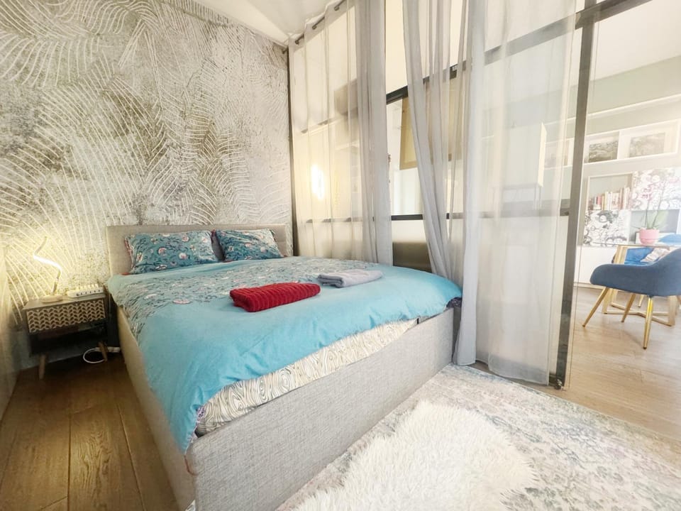 Garden House The Arch Apartment in Paris