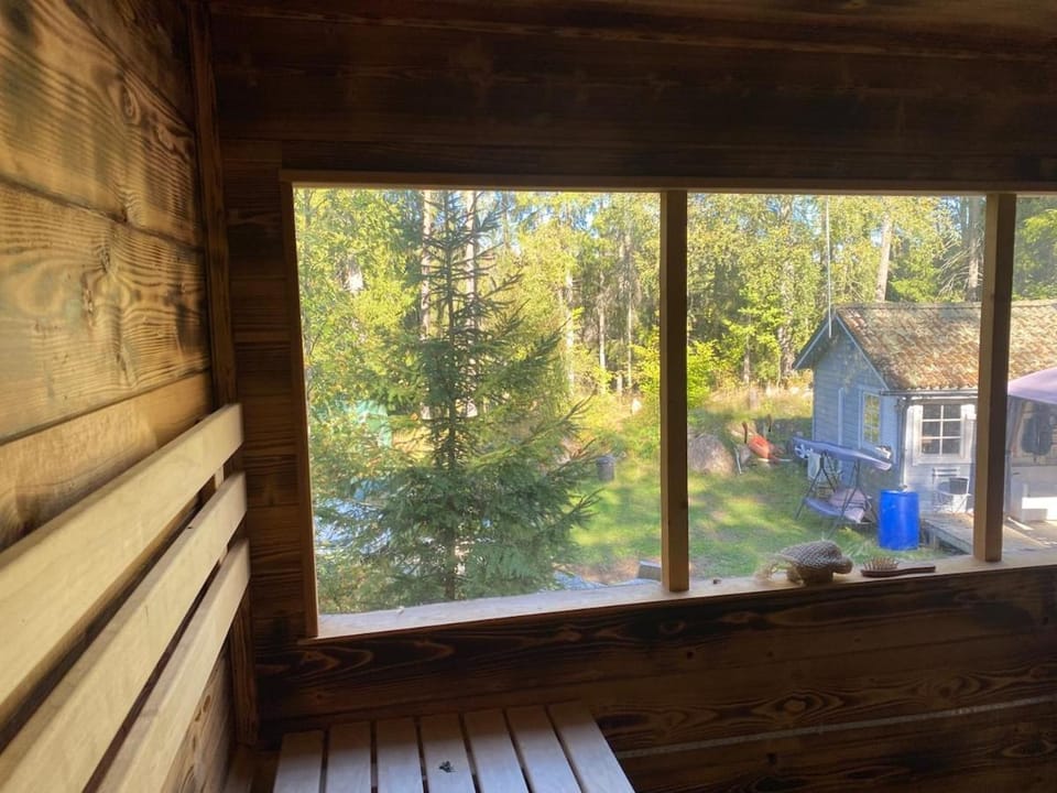 Cozy cottage in the woods near lake & sauna House in Stockholm County
