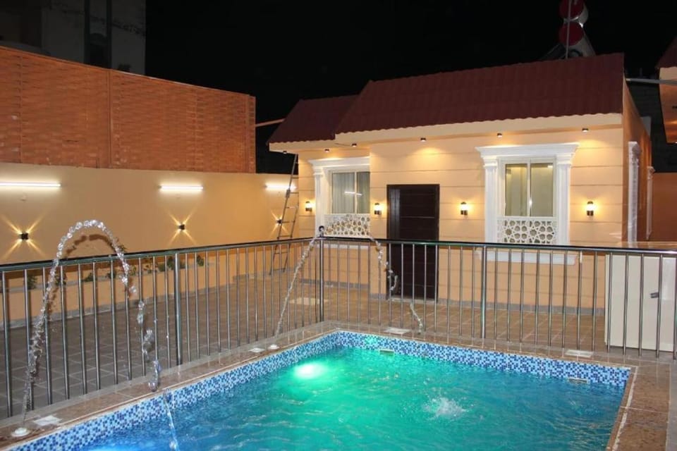 Swimming pool