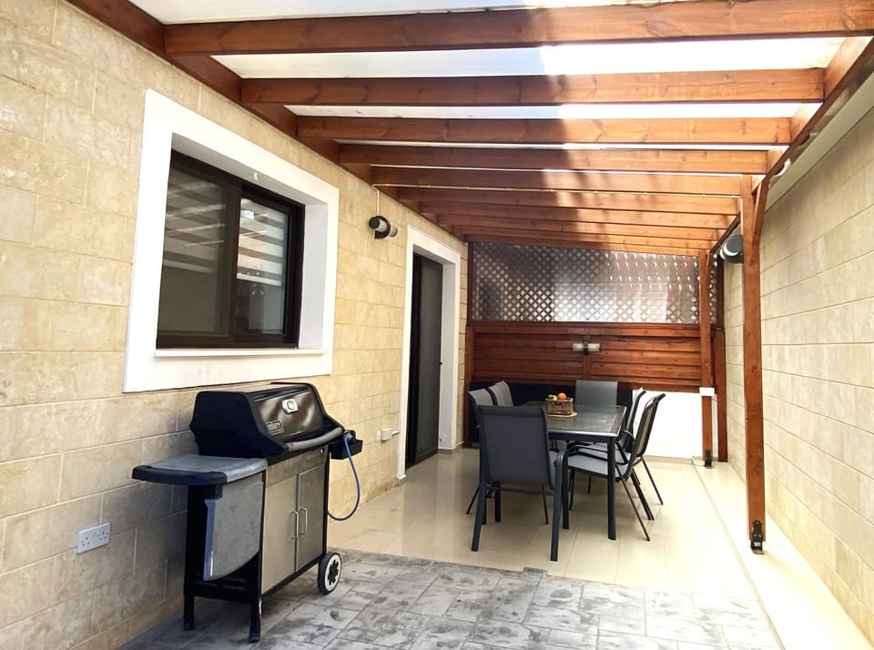 Patio, BBQ facilities, Dining area