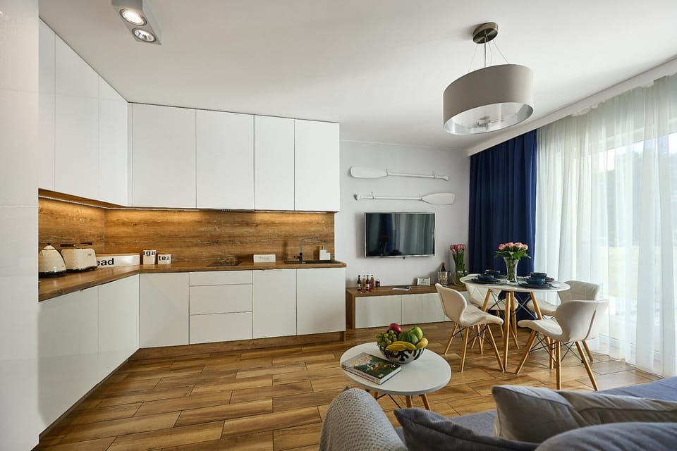 TV and multimedia, Kitchen or kitchenette, Living room, Dining area