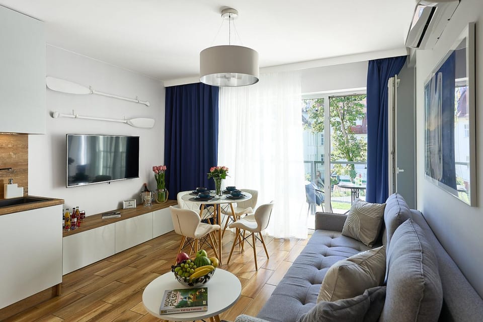 Communal lounge/ TV room, TV and multimedia, Living room, Seating area