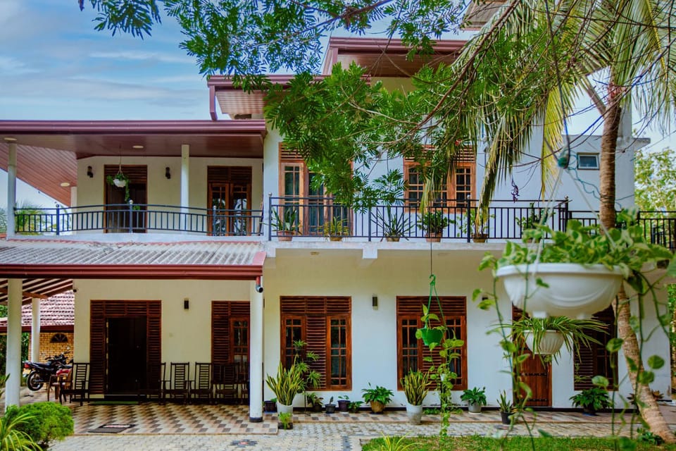 Property building, Day, Garden, Balcony/Terrace, Garden view