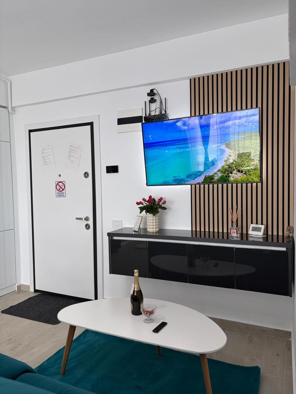 TV and multimedia, Living room, Seating area