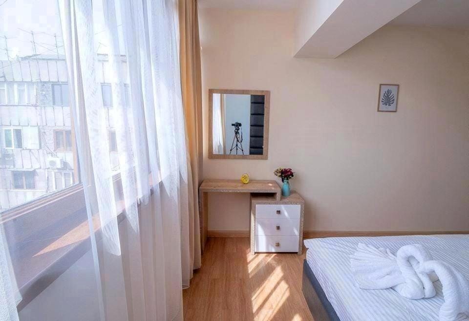 Modern 2 Bedroom and 2 Bathroom Apartment In the MIDDLE of City Center, Nex Apartment in Yerevan