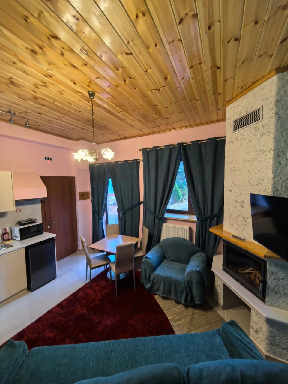 Kitchen or kitchenette, Living room, Seating area
