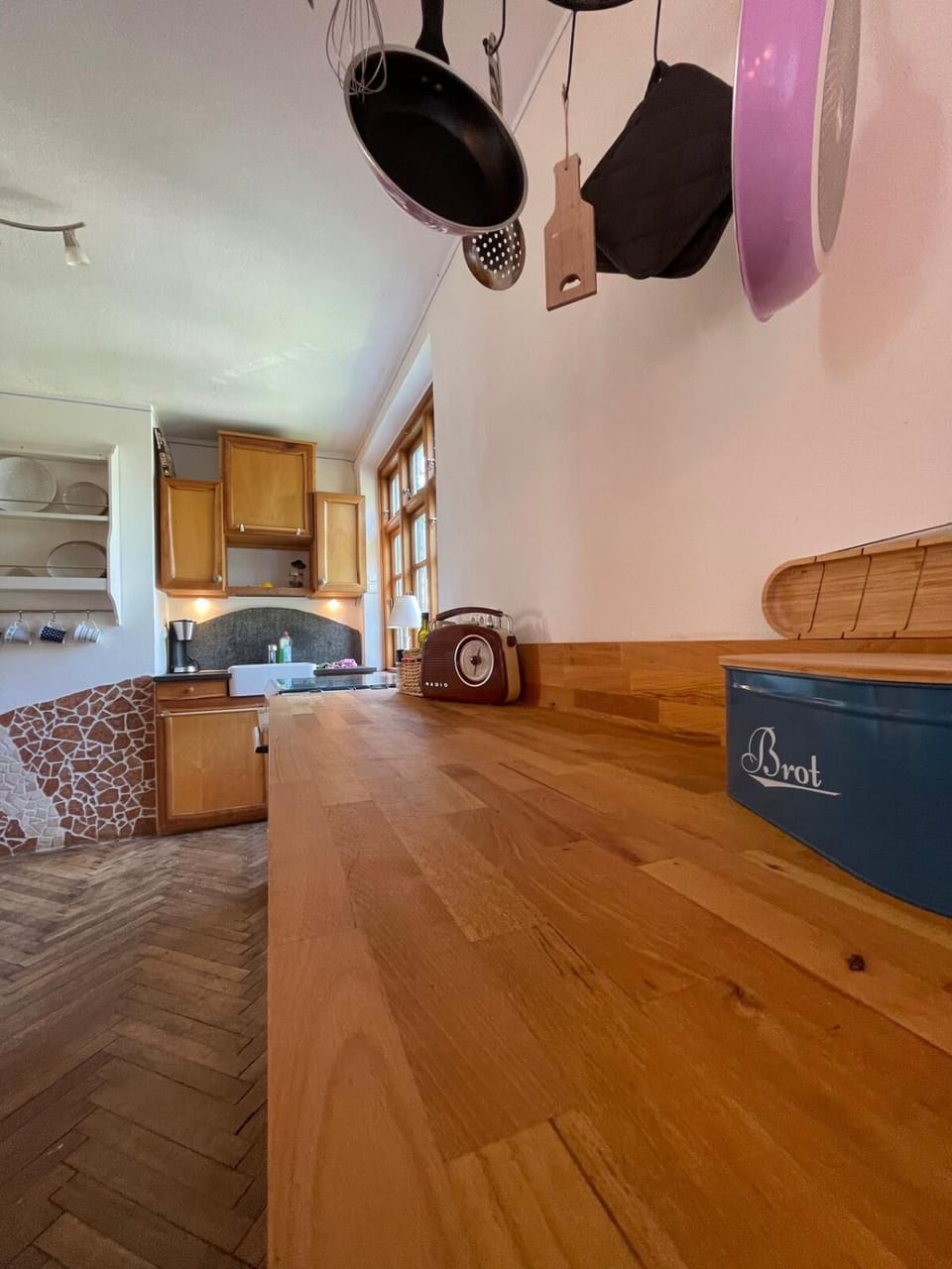 Kitchen or kitchenette, pet friendly, stove
