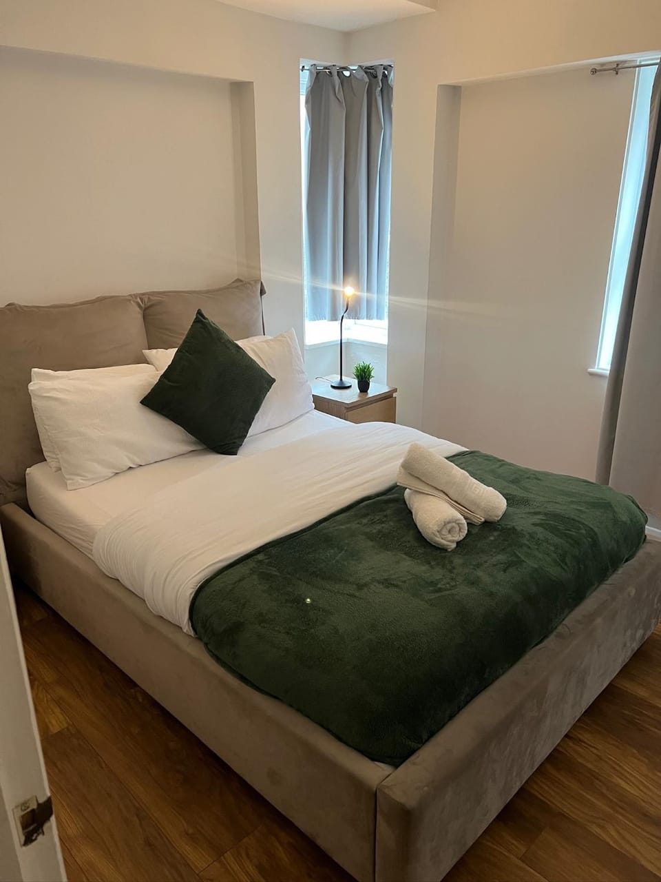 Comfy Spacious Home-Near Canary Wharf & O2-Free Gated Parking Apartment in London Borough of Lewisham