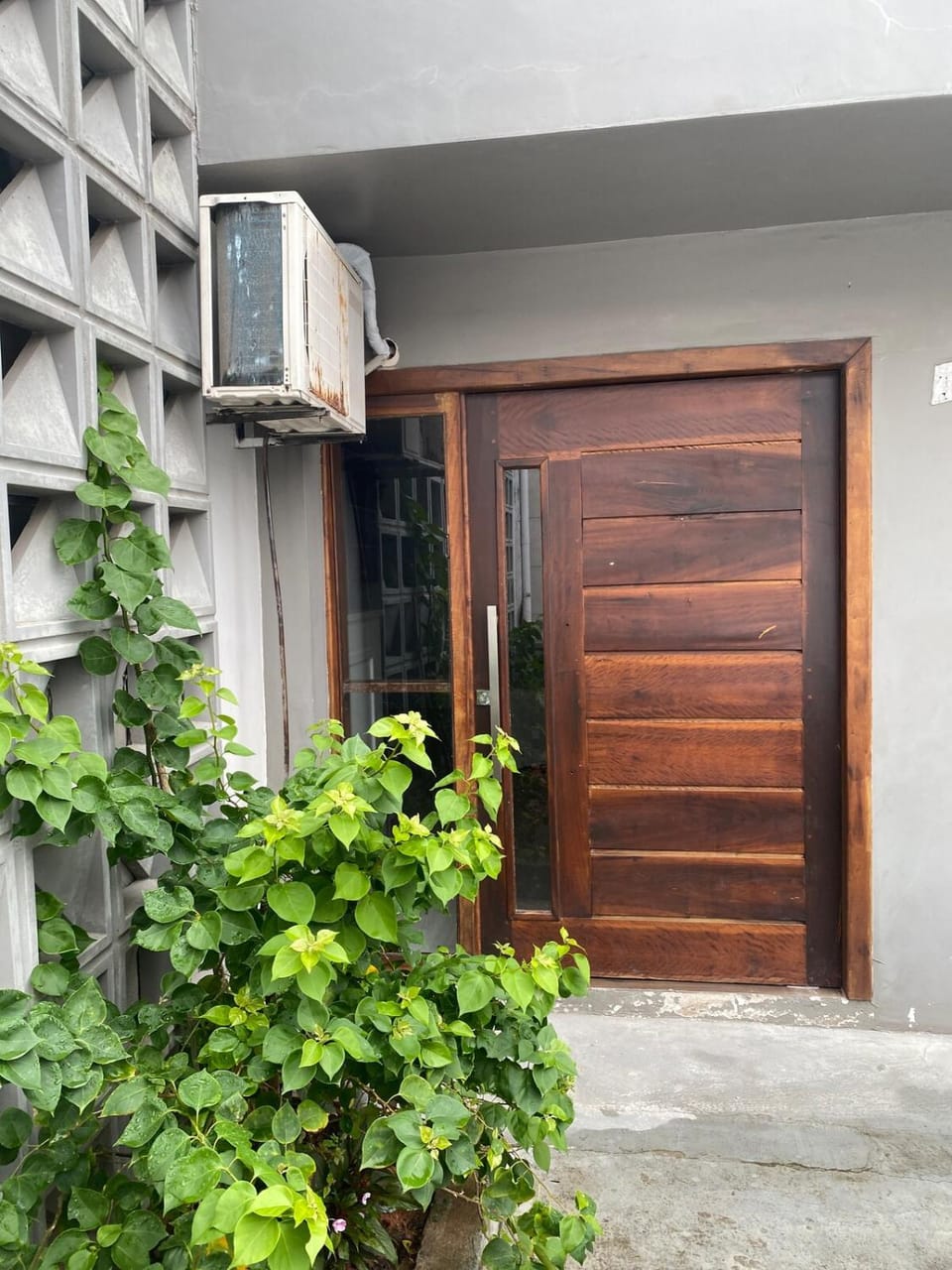 Facade/entrance