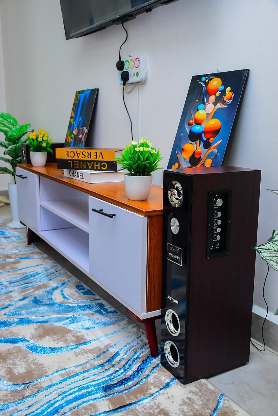 Communal lounge/ TV room