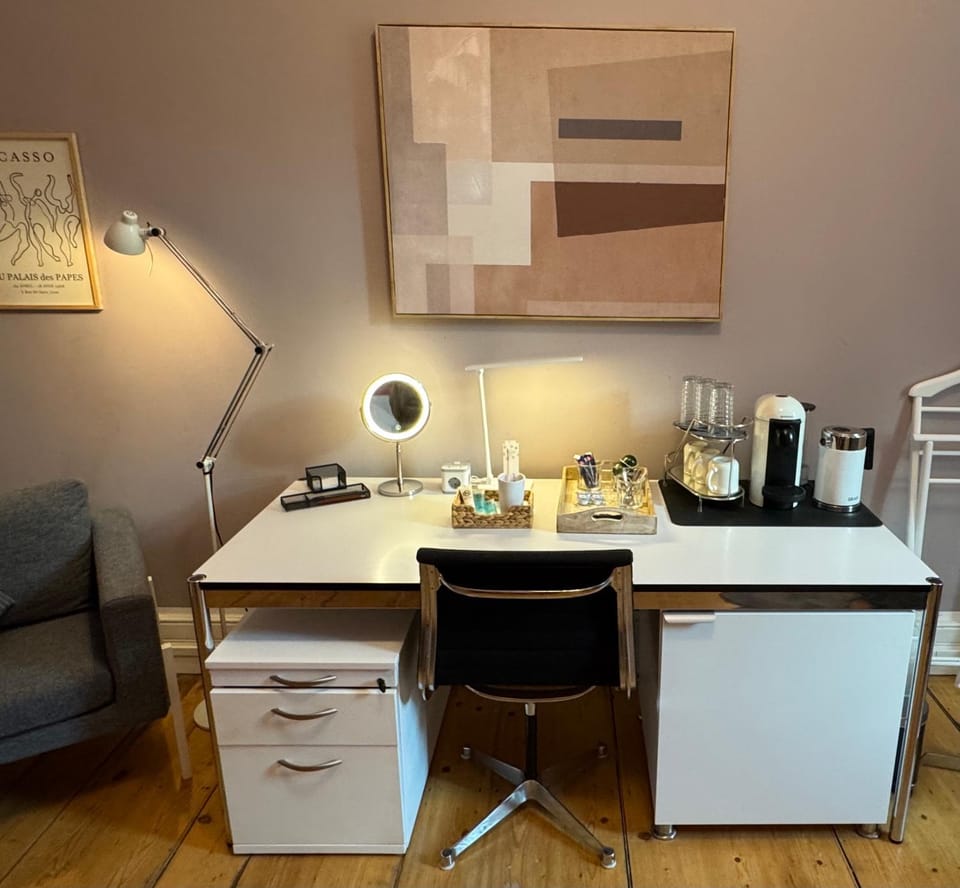 Coffee/tea facilities, minibar