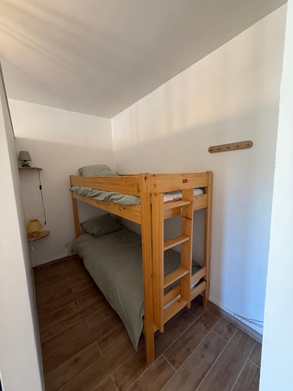 Photo of the whole room, Bedroom, bunk bed
