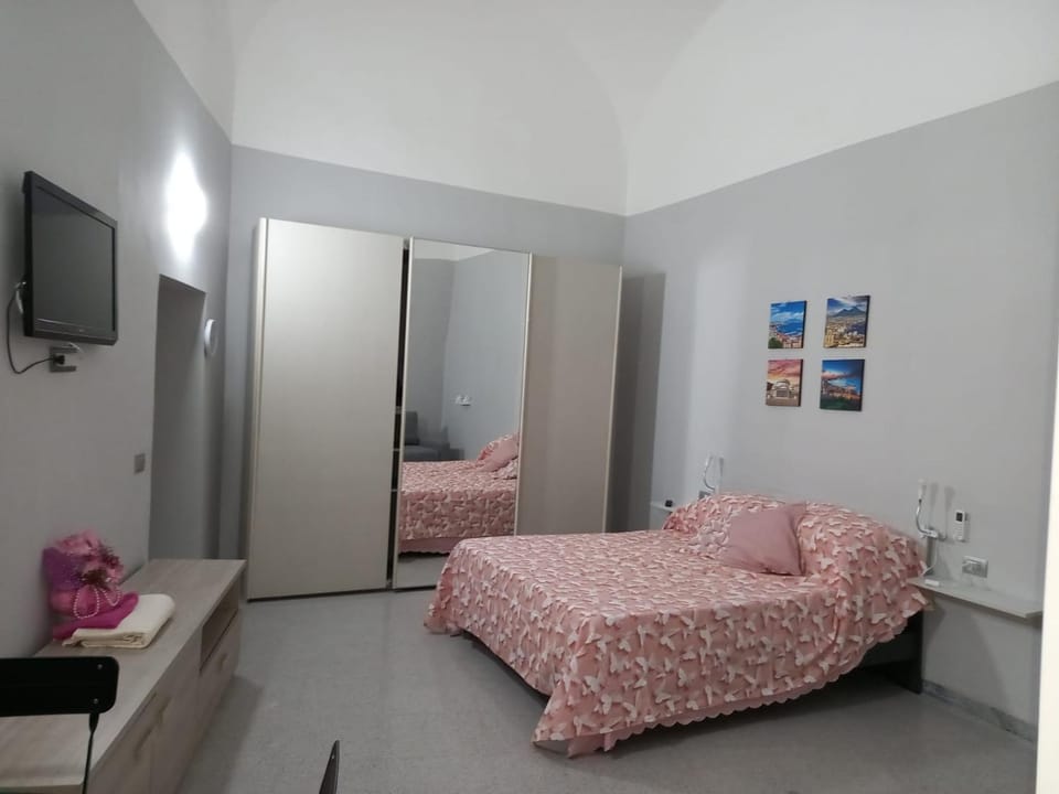 Bed, Bedroom, wardrobe