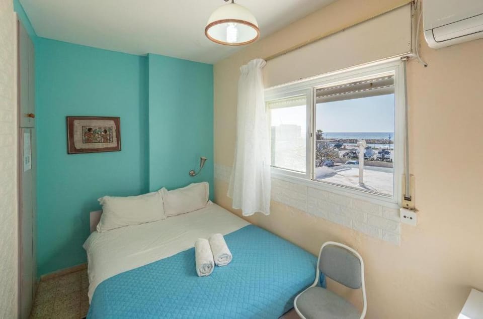 Bed, Sea view, air conditioner
