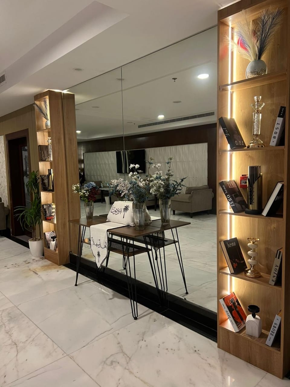 Library, Seating area