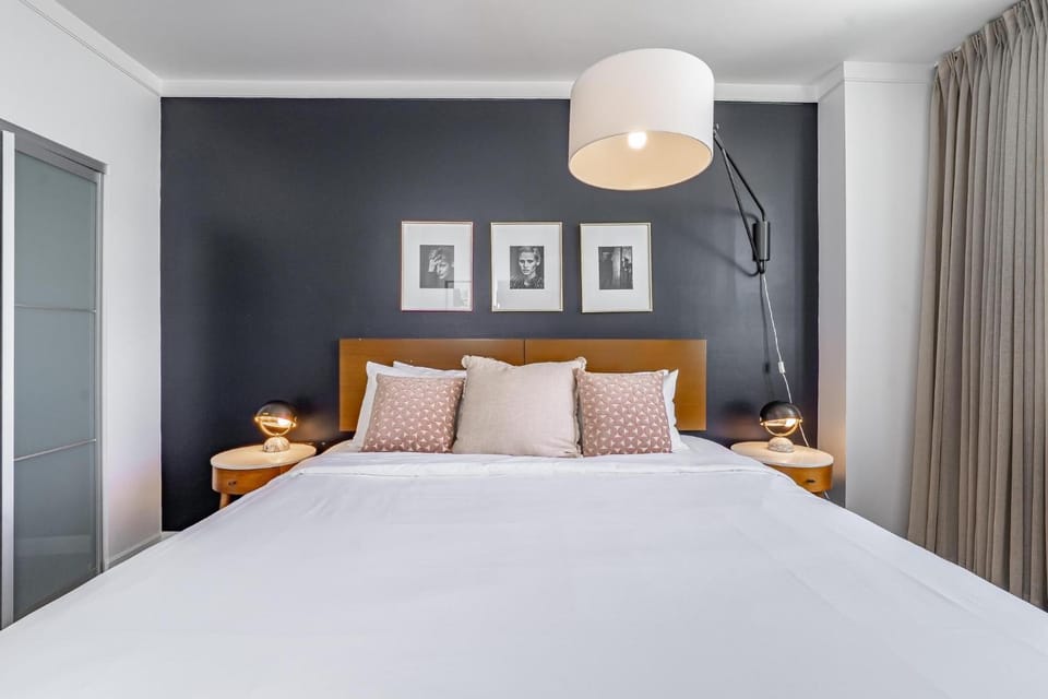 Contemporary King Studio in Coconut Grove includes Parking Hotel in Coconut Grove
