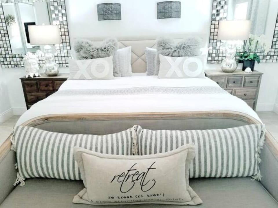 Bed, Bedroom