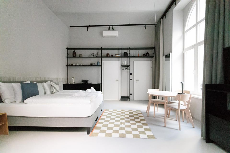 Bed, Kitchen or kitchenette, Living room, Photo of the whole room, Seating area, Dining area, Bedroom