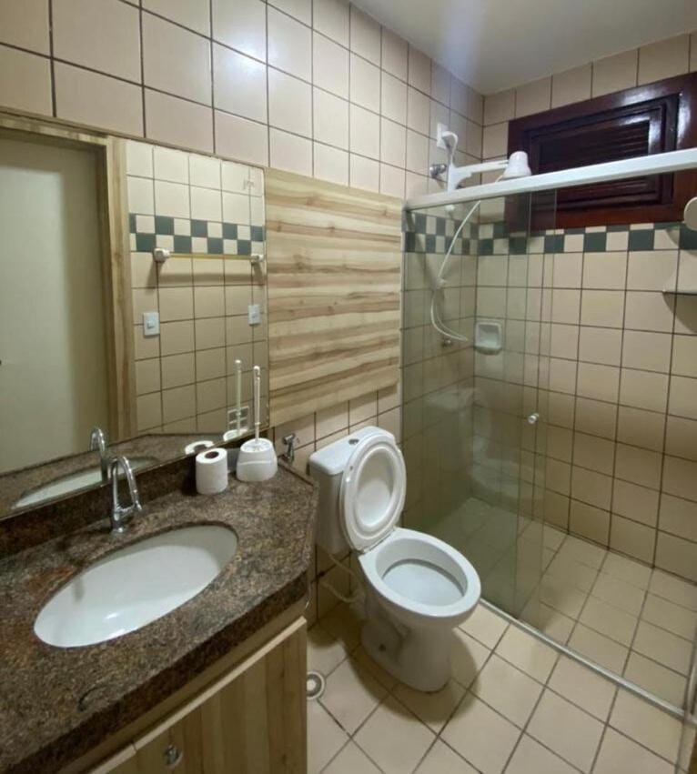Toilet, Bathroom, towels