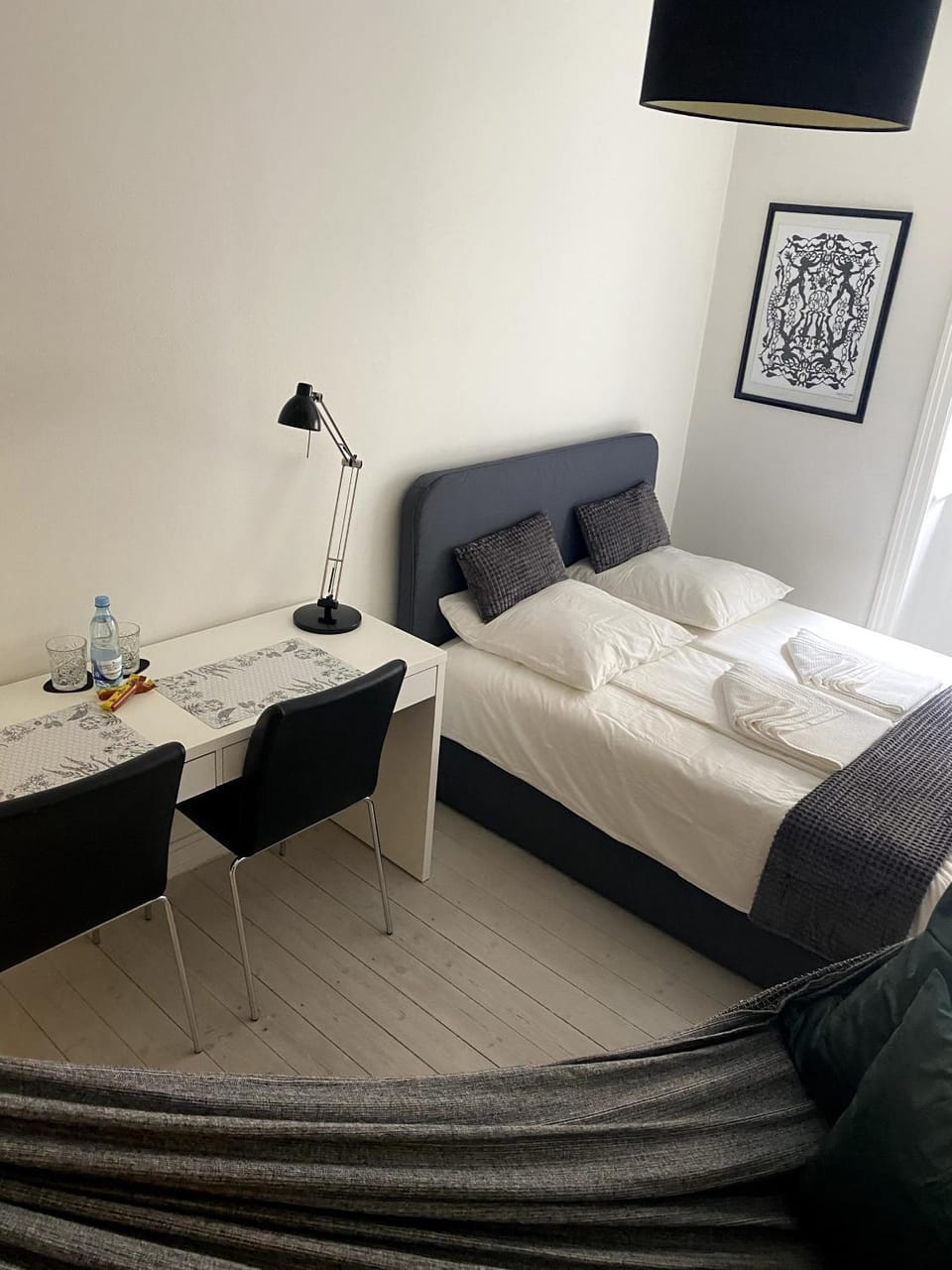 Bed, Photo of the whole room, Seating area, Bedroom, towels