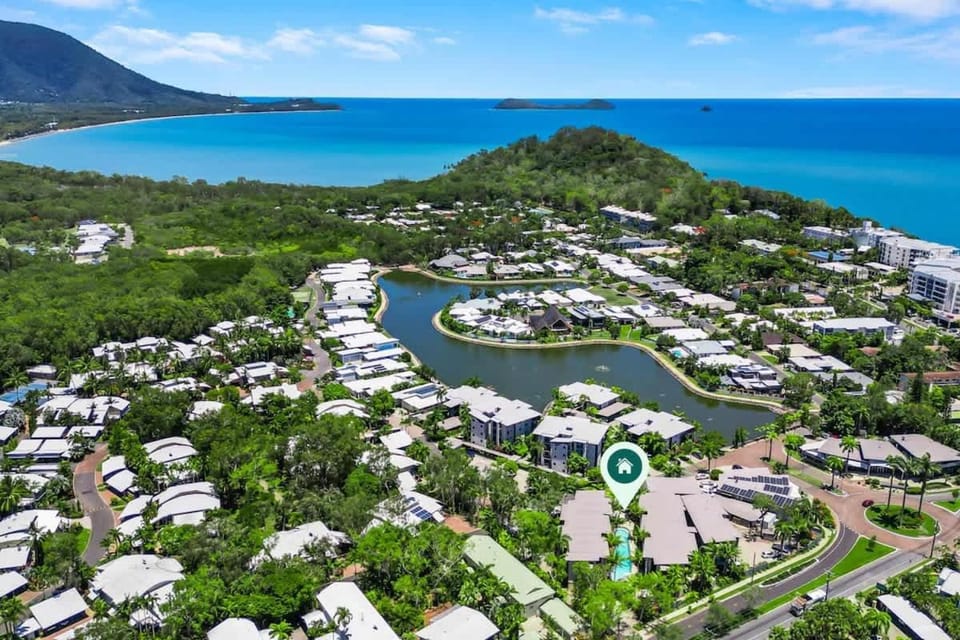Lagoon Lookout - Poolside Studio near Trinity Beach Inn in Cairns