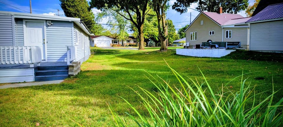 Welcome to Bluebird Cottage House in Lakeview