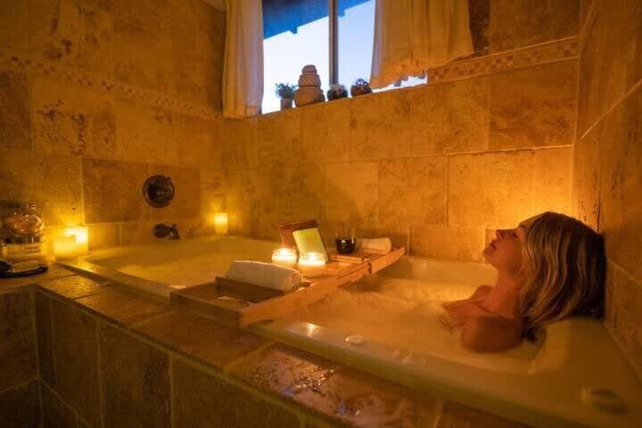 Hot Tub-Game Room-Nintendo Switch-BBQ Chalet in Big Bear