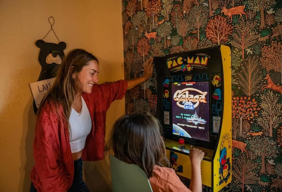 Hot Tub-Game Room-Nintendo Switch-BBQ Chalet in Big Bear