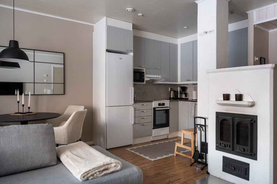 Dining area, fireplace, kitchen