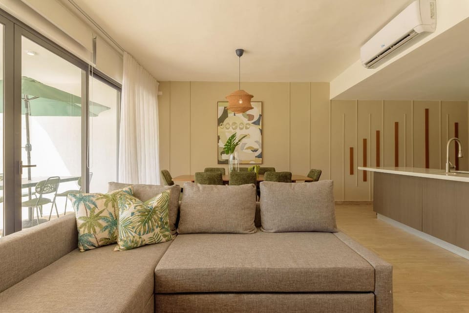 Bed, Living room