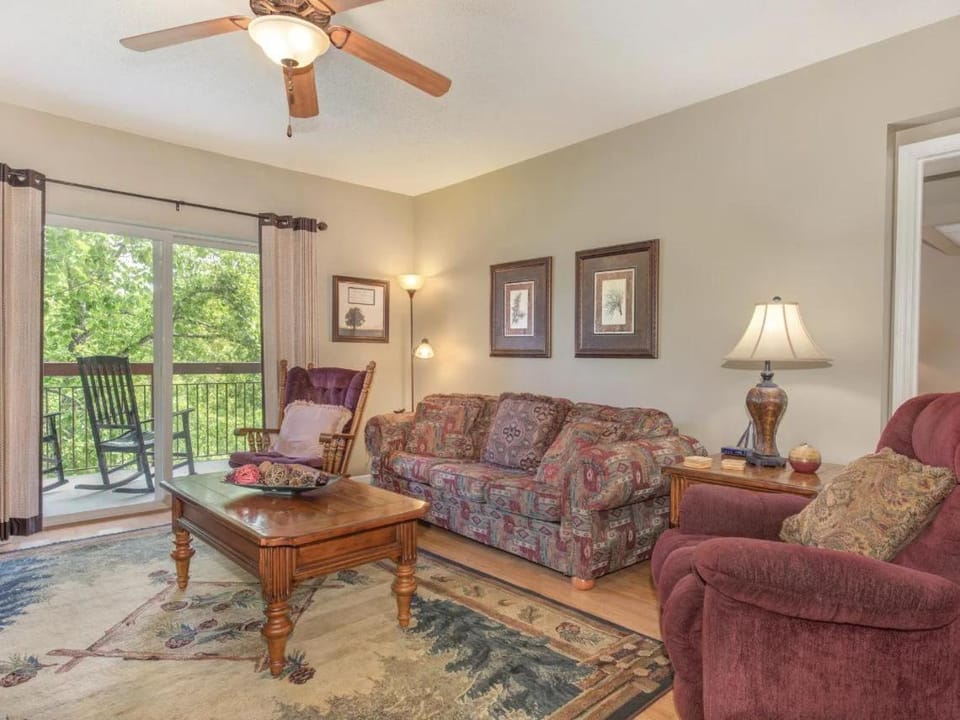 CL505 River Romp House in Pigeon Forge