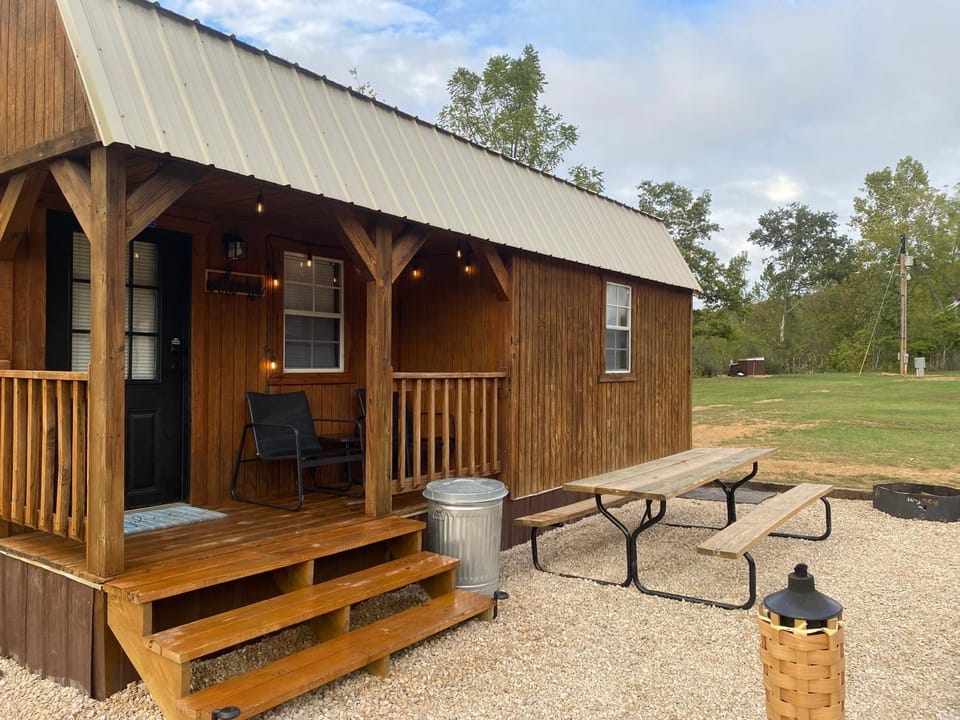 Property building, Patio, Day, BBQ facilities, Dining area