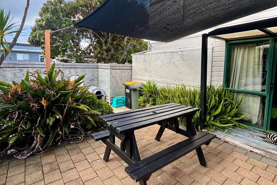 Location Location 400m From Beach and Town Centre House in Whitianga