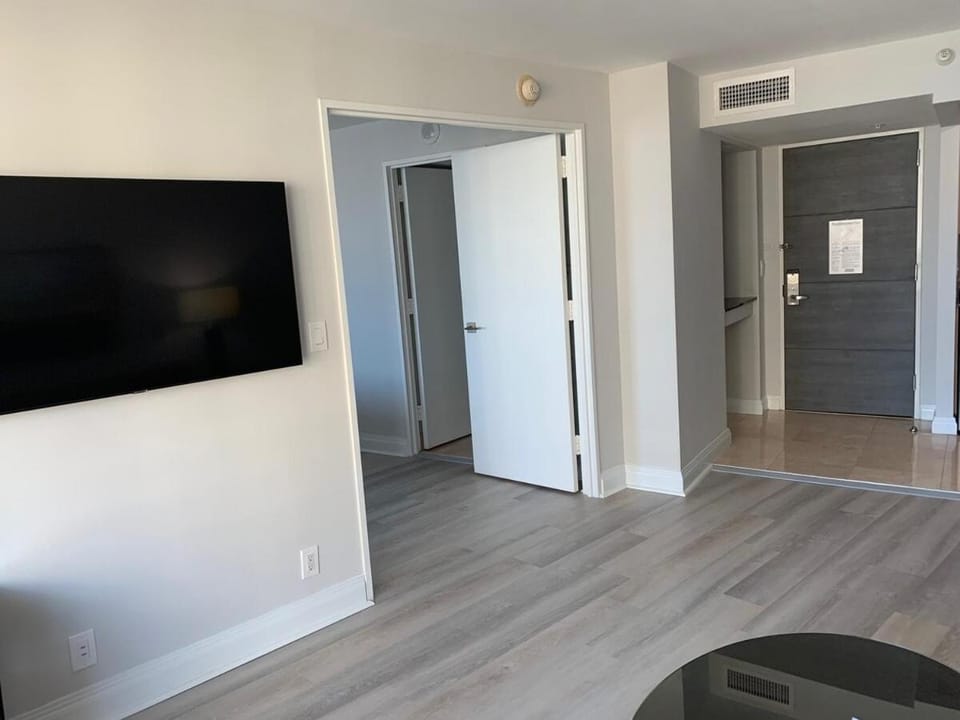 Ocean Breeze Condo - Intracostal and Ocean views at GalleryOne Apartment hotel in Fort Lauderdale