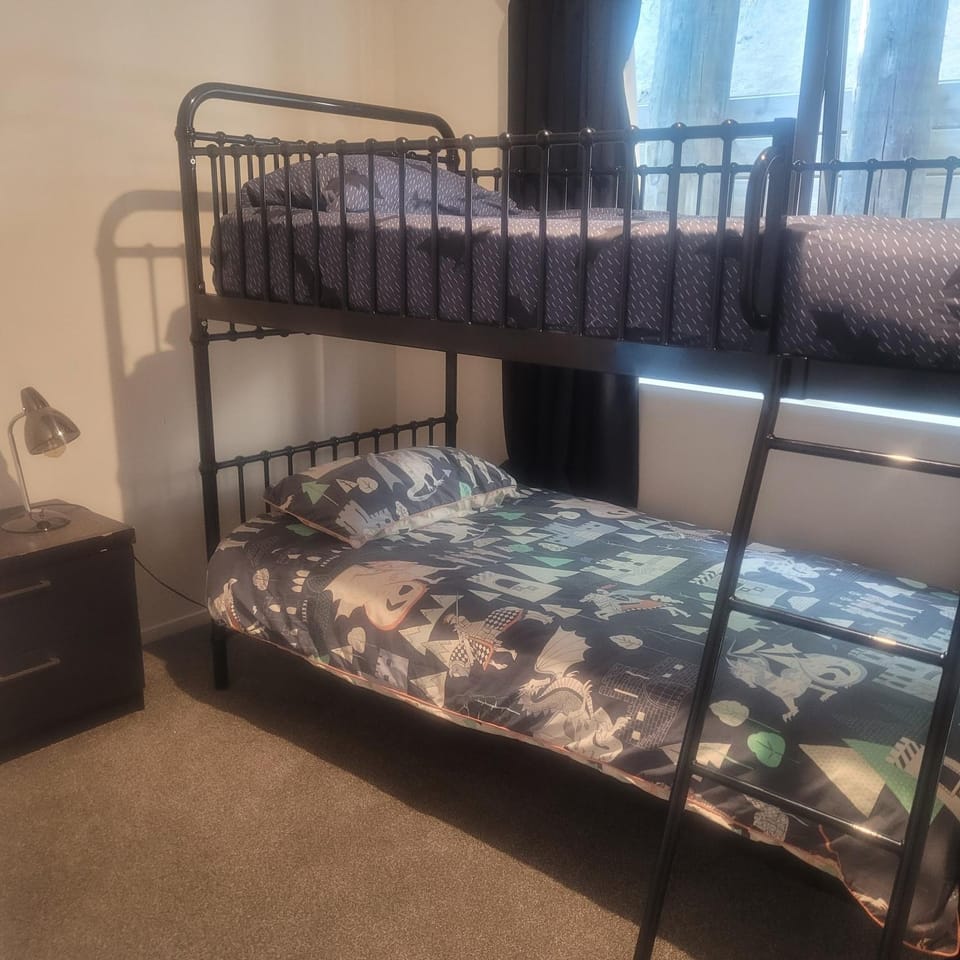Bed, Bedroom, bunk bed
