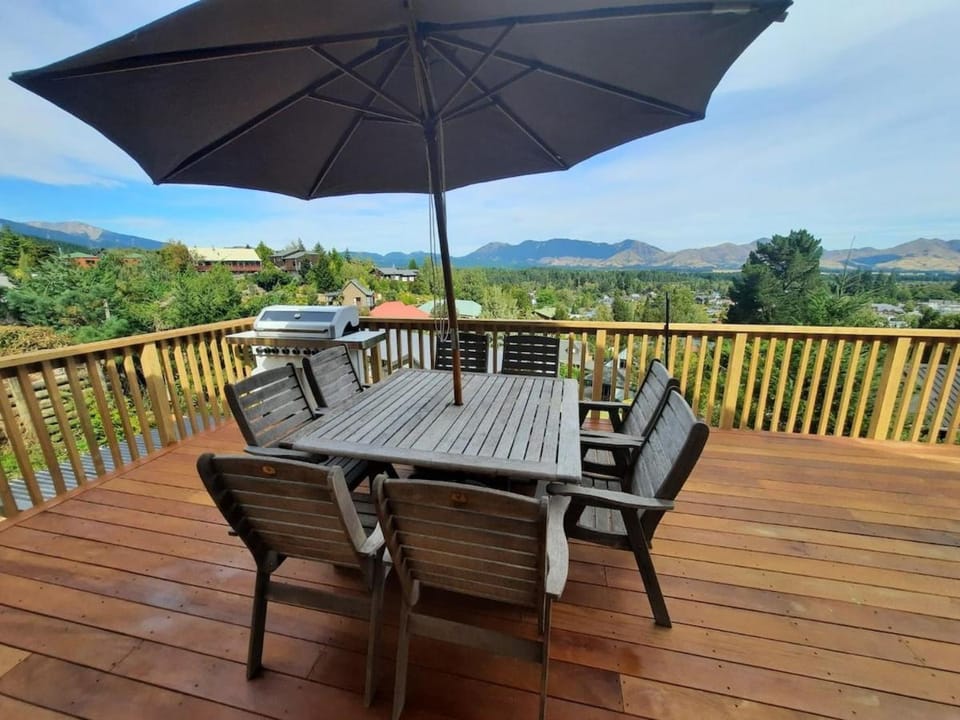 Patio, Day, Natural landscape, View (from property/room), Balcony/Terrace, Dining area, Mountain view
