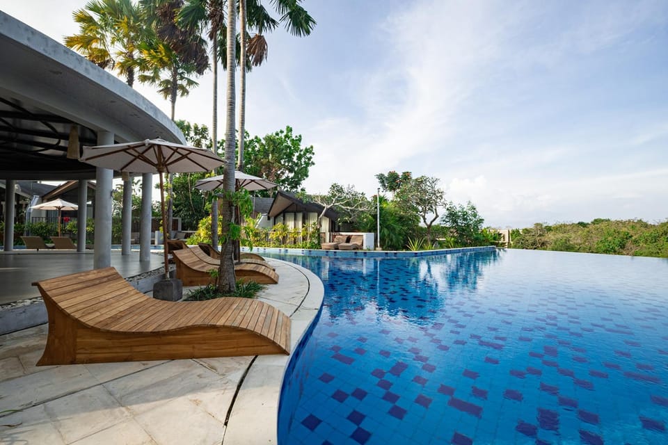 Day, Swimming pool, sunbed