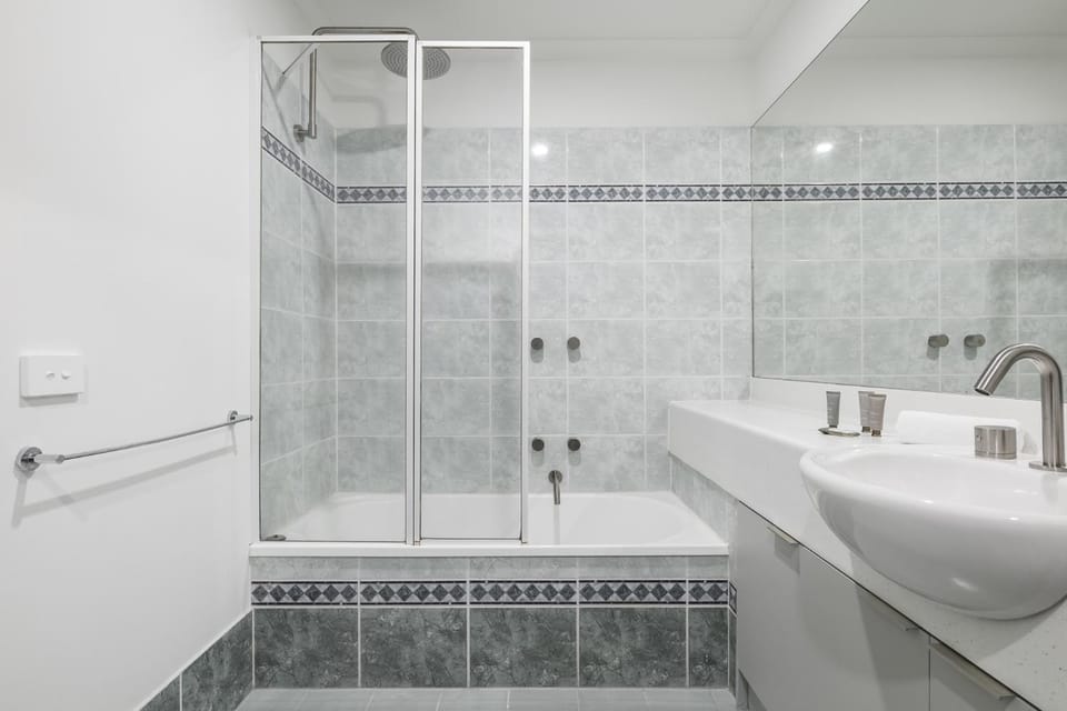 Spacious 3-Bed Apartment in Melbourne CBD Apartment in Melbourne